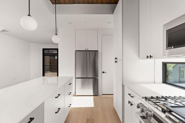 1603 Chelsea LN 2, Austin, TX 78704