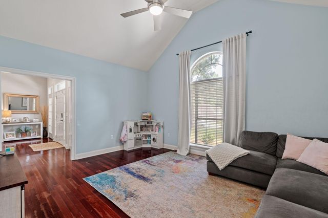 87 Auburn Pl, Hattiesburg, MS 39402