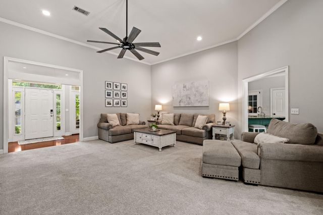 87 Auburn Pl, Hattiesburg, MS 39402