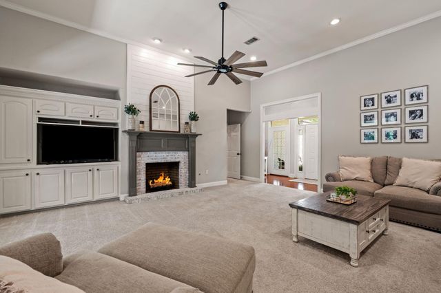 87 Auburn Pl, Hattiesburg, MS 39402