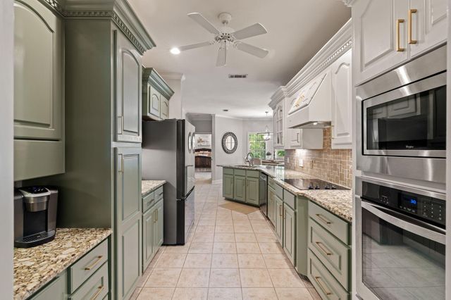 87 Auburn Pl, Hattiesburg, MS 39402