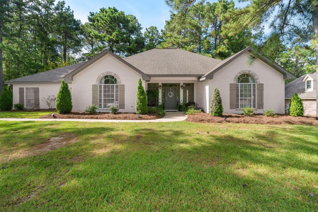 87 Auburn Pl, Hattiesburg, MS 39402