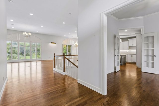 17902 Bearpath Trail, Eden Prairie, MN 55347