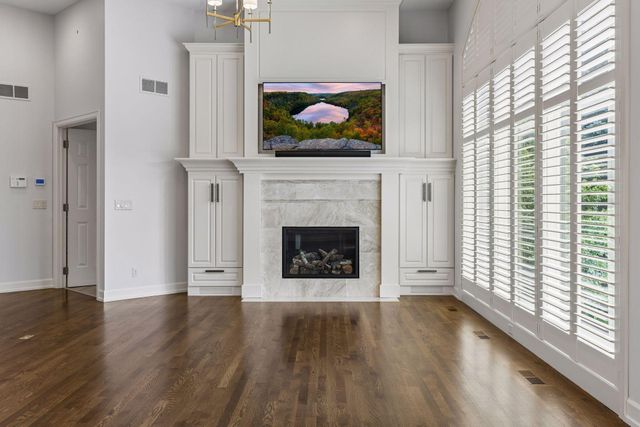 17902 Bearpath Trail, Eden Prairie, MN 55347