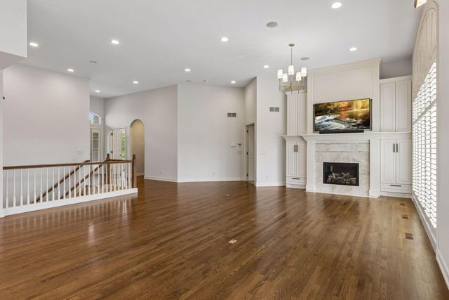 17902 Bearpath Trail, Eden Prairie, MN 55347