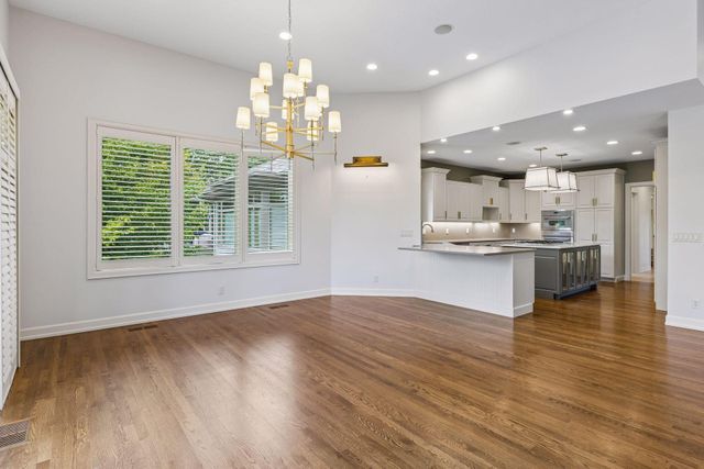 17902 Bearpath Trail, Eden Prairie, MN 55347