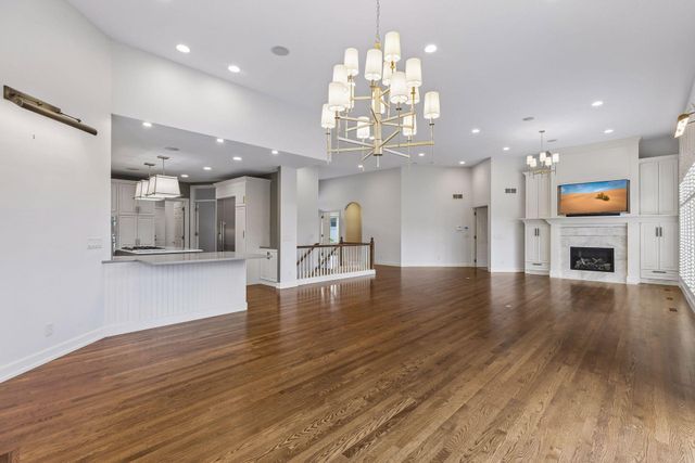 17902 Bearpath Trail, Eden Prairie, MN 55347