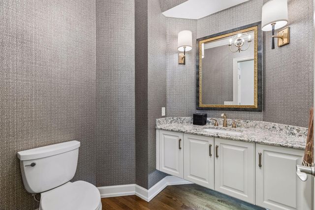 17902 Bearpath Trail, Eden Prairie, MN 55347
