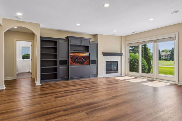 17902 Bearpath Trail, Eden Prairie, MN 55347