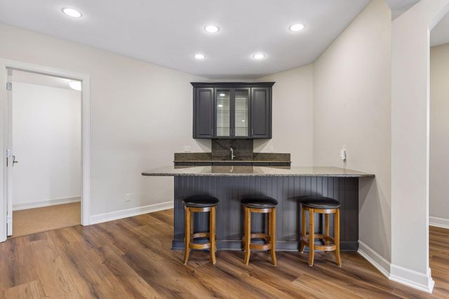 17902 Bearpath Trail, Eden Prairie, MN 55347