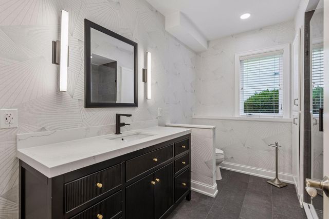 17902 Bearpath Trail, Eden Prairie, MN 55347