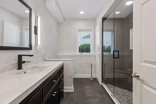 17902 Bearpath Trail, Eden Prairie, MN 55347