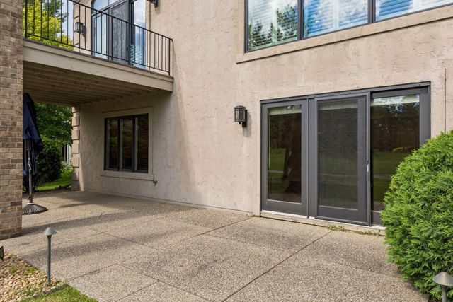 17902 Bearpath Trail, Eden Prairie, MN 55347