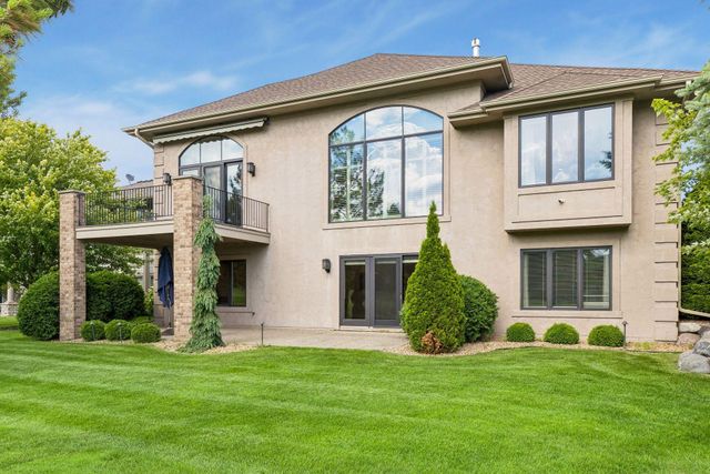 17902 Bearpath Trail, Eden Prairie, MN 55347