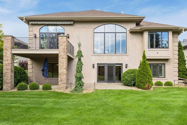 17902 Bearpath Trail, Eden Prairie, MN 55347