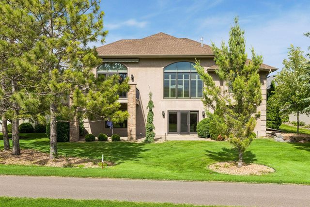 17902 Bearpath Trail, Eden Prairie, MN 55347