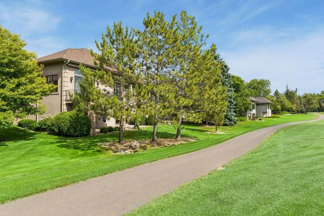 17902 Bearpath Trail, Eden Prairie, MN 55347