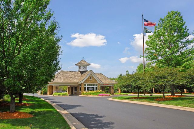 17902 Bearpath Trail, Eden Prairie, MN 55347
