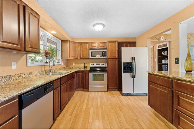 4093 Old Upton Road, Central Point, OR 97502