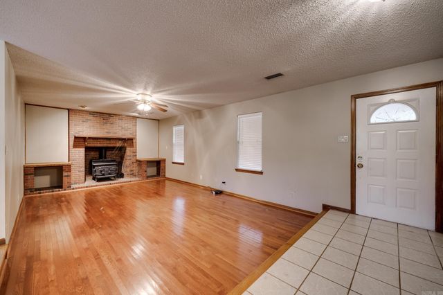 176 John Shelton Road, Jacksonville, AR 72076