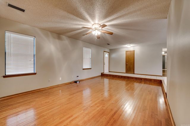 176 John Shelton Road, Jacksonville, AR 72076