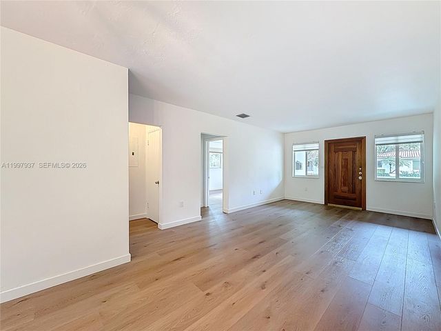 323 Velarde Ave, Coral Gables, FL 33134