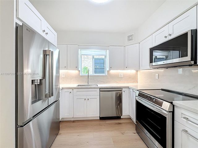 323 Velarde Ave, Coral Gables, FL 33134