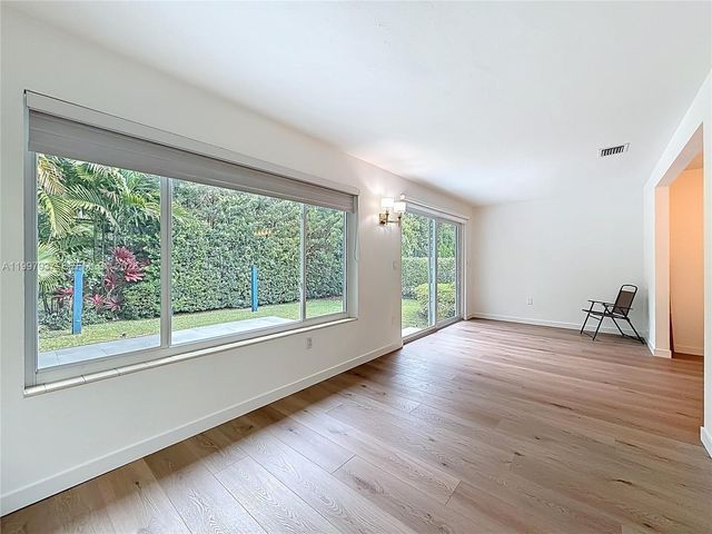 323 Velarde Ave, Coral Gables, FL 33134