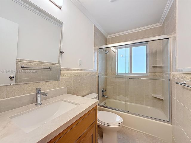 323 Velarde Ave, Coral Gables, FL 33134