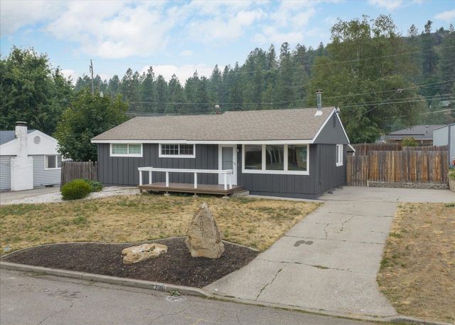 7001 N Adams St, Spokane, WA 99208