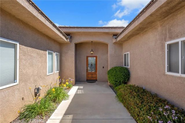 19274 Kanbridge Street, Apple Valley, CA 92308