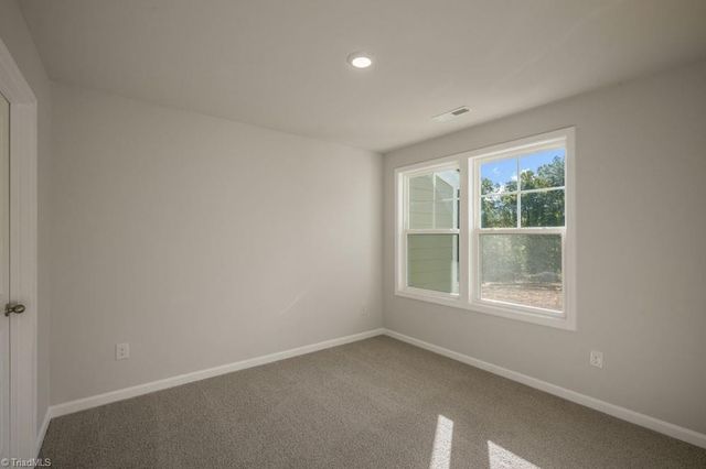 1694 hallview Court, Kernersville, NC 27284