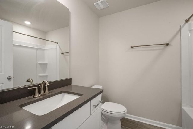 1694 hallview Court, Kernersville, NC 27284