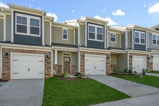 1964 hallview Court, Kernersville, NC 27284