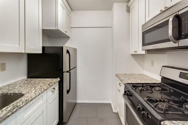 665 Thwaites Place 1X, Bronx, NY 10467