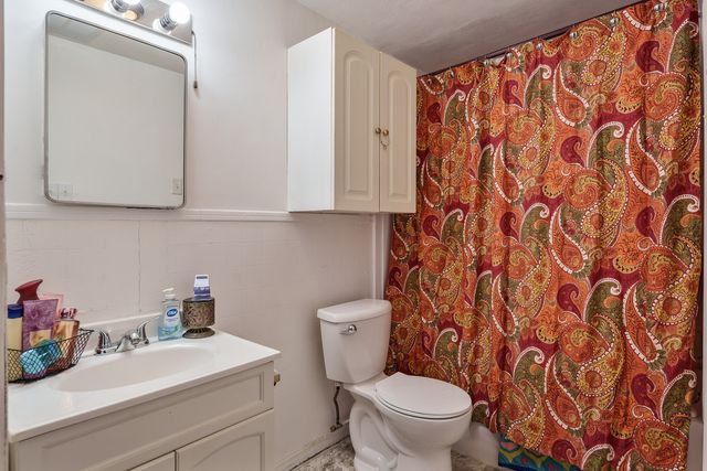 827 Sawyer Road, Rockford, IL 61109