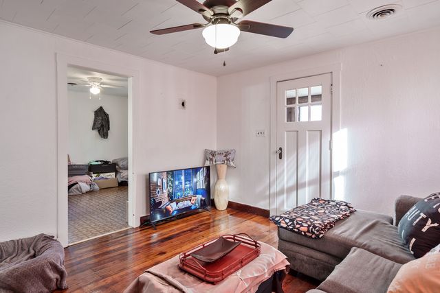 827 Sawyer Road, Rockford, IL 61109