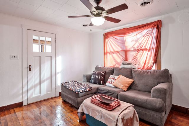 827 Sawyer Road, Rockford, IL 61109