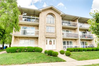 5242 W 79th Street 2D, Burbank, IL 60459