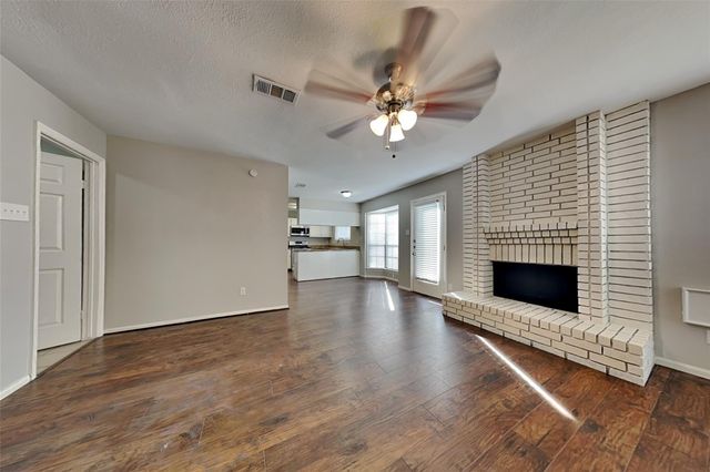 134 E Pathfinders Circle, The Woodlands, TX 77381