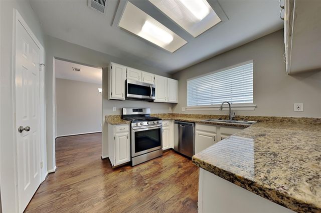 134 E Pathfinders Circle, The Woodlands, TX 77381