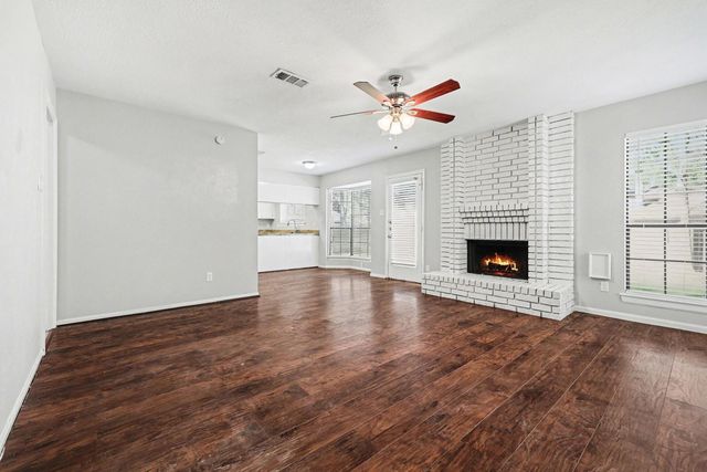 134 E Pathfinders Circle, The Woodlands, TX 77381