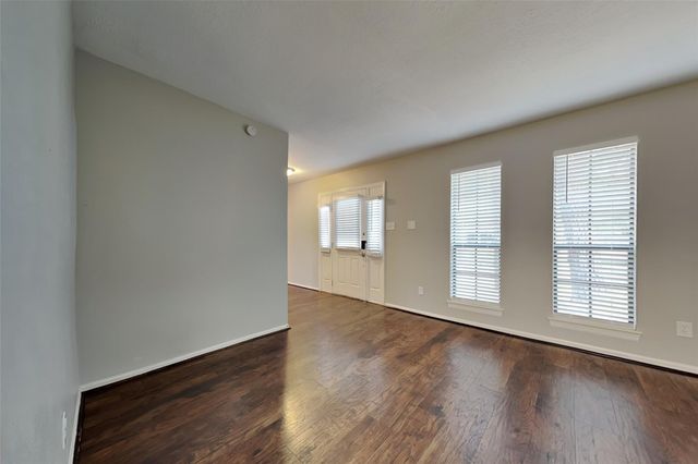 134 E Pathfinders Circle, The Woodlands, TX 77381