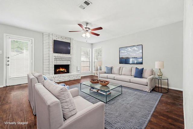 134 E Pathfinders Circle, The Woodlands, TX 77381