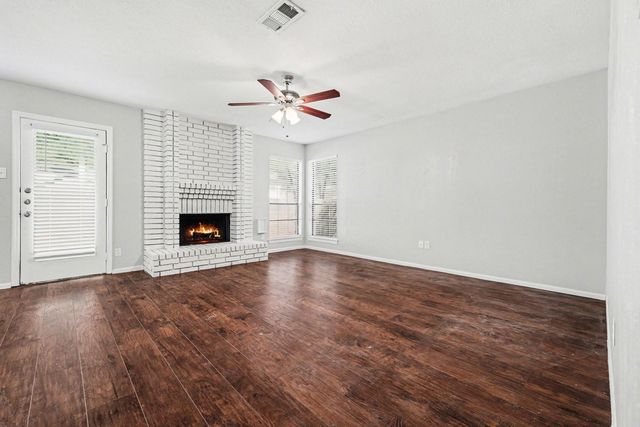 134 E Pathfinders Circle, The Woodlands, TX 77381