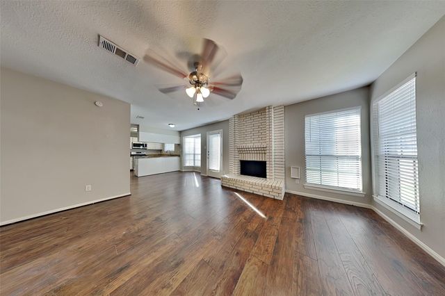 134 E Pathfinders Circle, The Woodlands, TX 77381