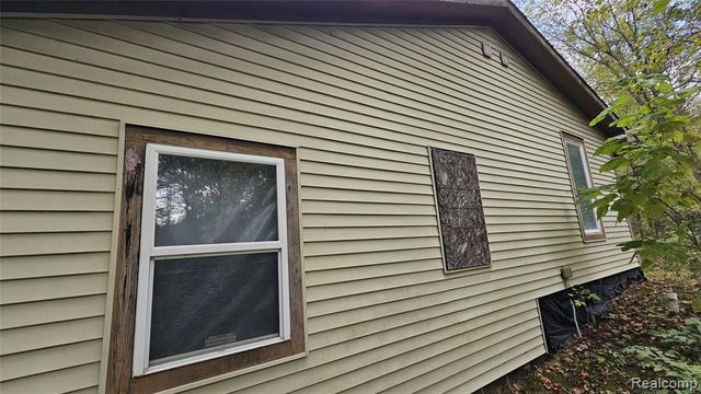 37 Risch Road, Webberville, MI 48892