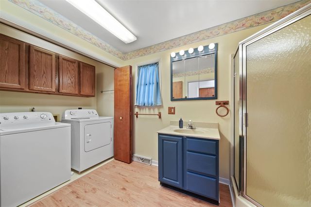 912 Halstead Boulevard, Jackson, MI 49203