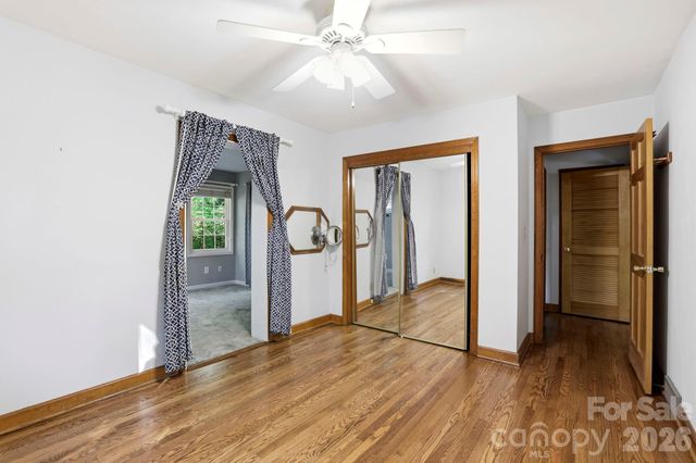 121 Wells Street, Hendersonville, NC 28739