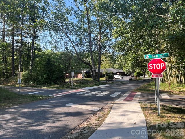 121 Wells Street, Hendersonville, NC 28739